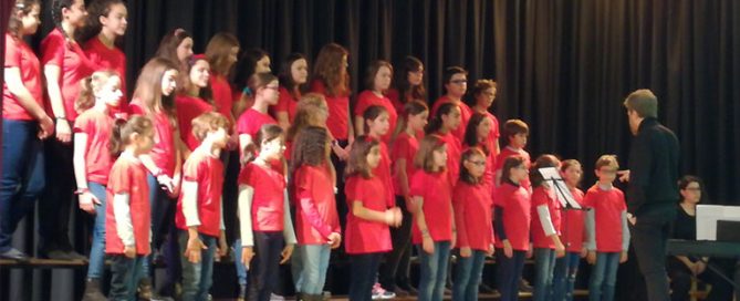 Coro del Rafaela María en Castronuño por San Blas