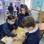 Los alumnos y alumnas de cuarto de primaria de Colegio Rafaela María de Valladolid aprenden jugando.