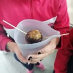 Los alumnos y alumnas de quinto de primaria del Colegio Rafaela María de Valladolid continúan cuidando sus plantas.