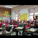 Los alumnos y alumnas de quinto y sexto de primaria del Colegio Rafaela María de Valladolid realizan un taller por el Día Internacional de Internet Segura.